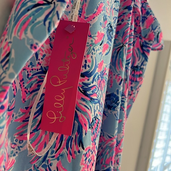 *NWT Lilly Pulitzer top - Picture 3 of 3